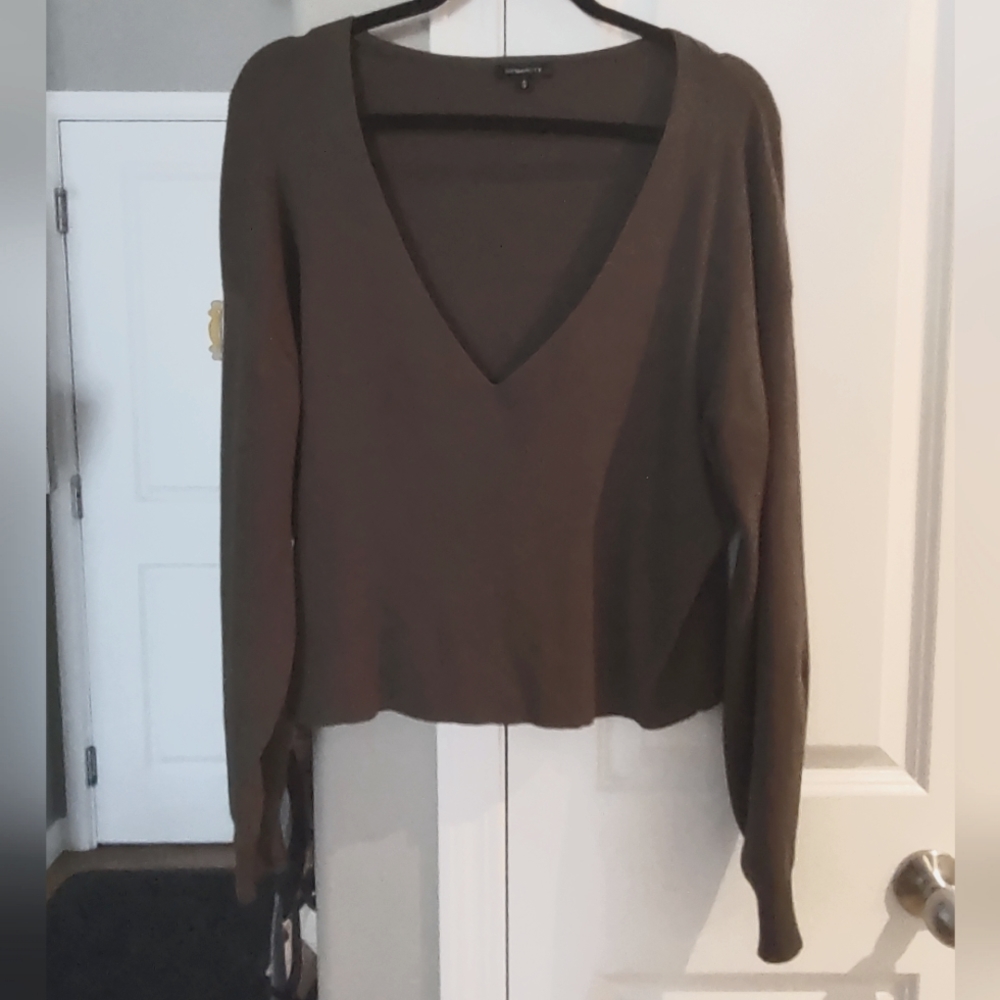 V Neck Dynamite Sweater Size M